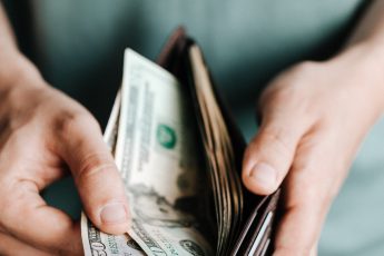 minimalna mjesećna plaća